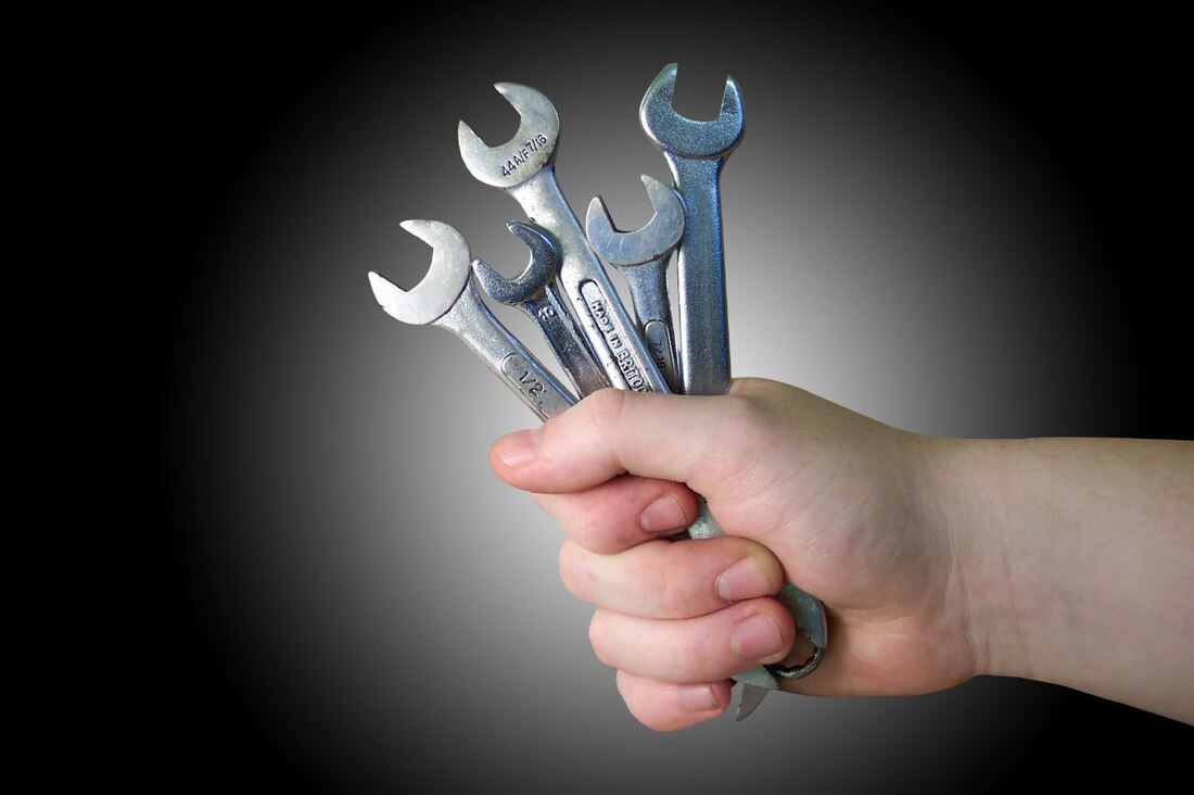 Hand offering tools for support